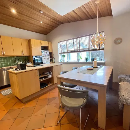 Spacious And Cozy 4 Bedroom House In Nyaraló *