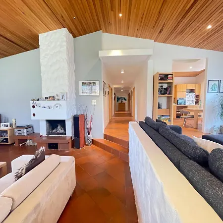 Spacious And Cozy 4 Bedroom House In Nyaraló *